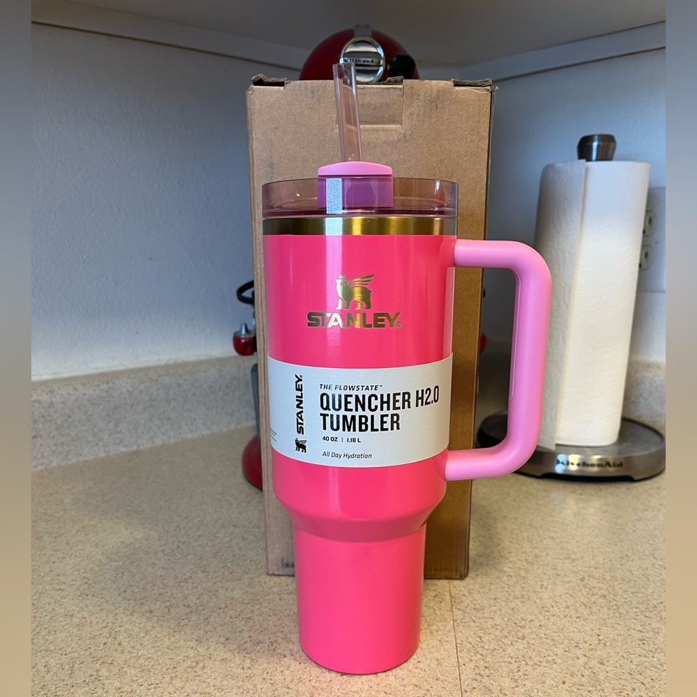 NEW Stanley 40oz Stainless Steel Quencher Tumbler